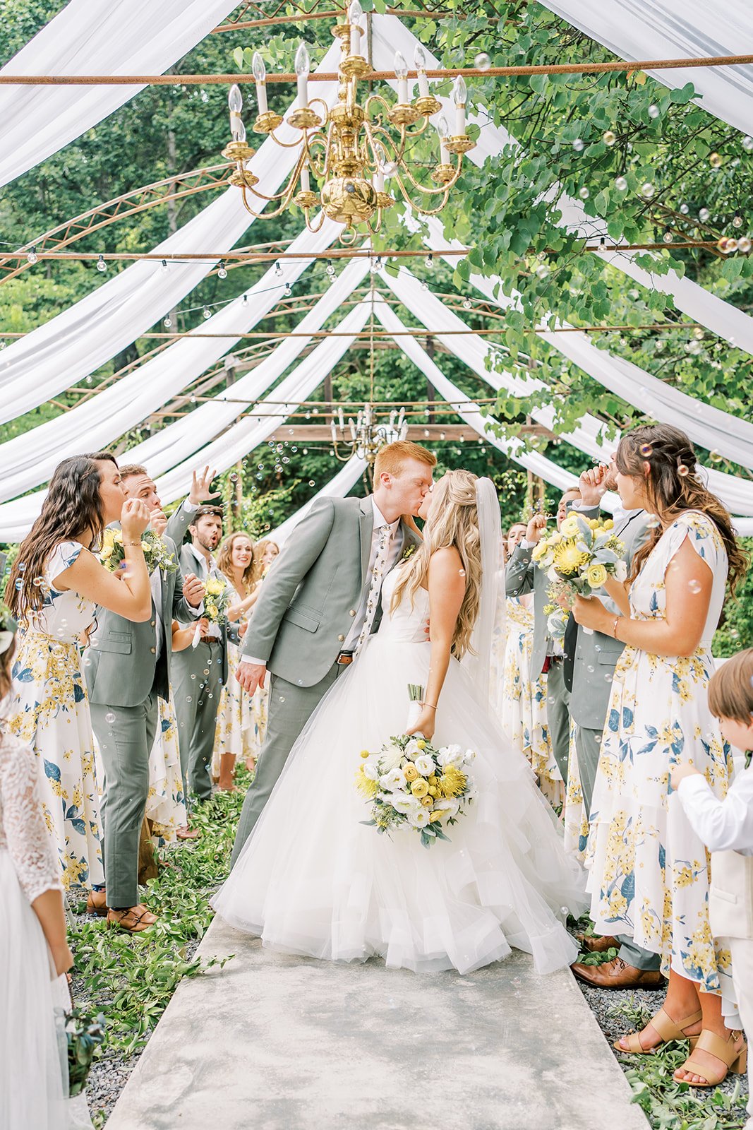 outdoor spring wedding ceremony in chattanooga